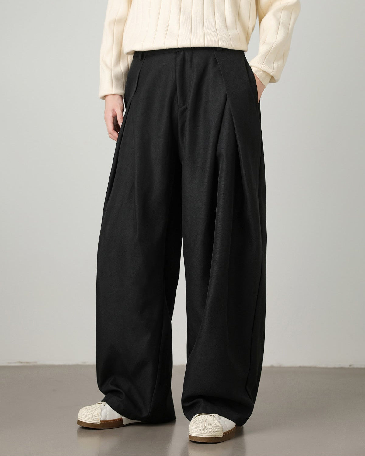 black men’s wide-leg pleated trousers