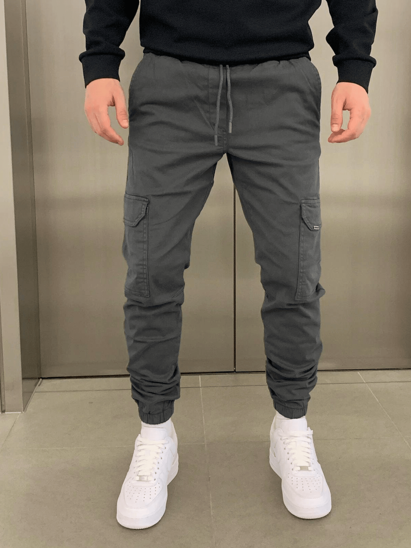 grey men’s cargo jogger pants